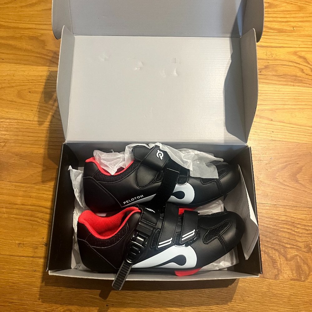 Never-worn Peloton Size 39 (W8/M6) Clip-on Shoes!